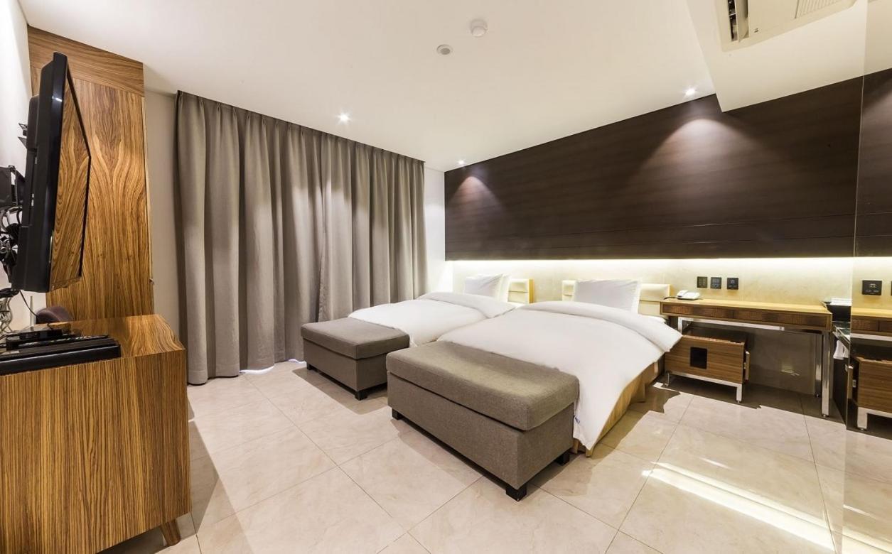 Incheon International Airport Golden Boutique Hotel Bagian luar foto