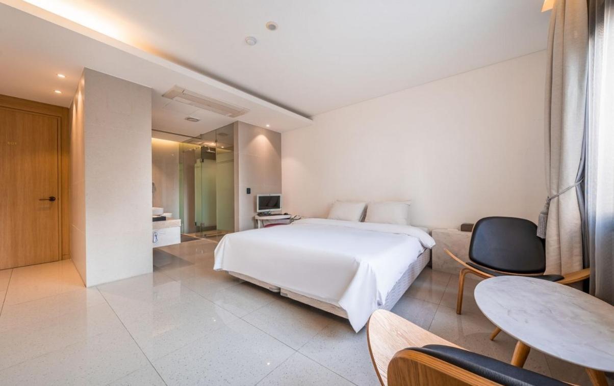 Incheon International Airport Golden Boutique Hotel Bagian luar foto