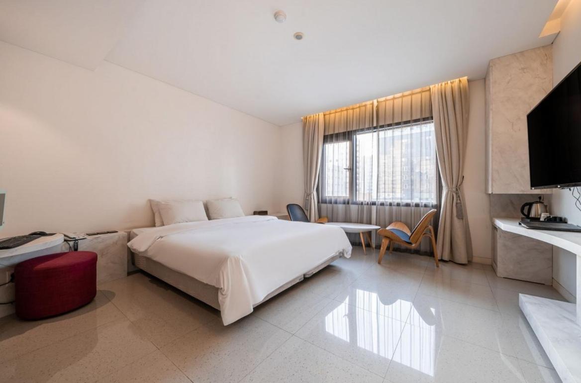 Incheon International Airport Golden Boutique Hotel Bagian luar foto